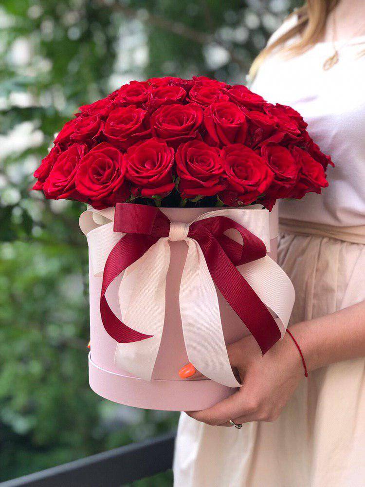 51 Red Rose in a Hat Box "Little Surprise"