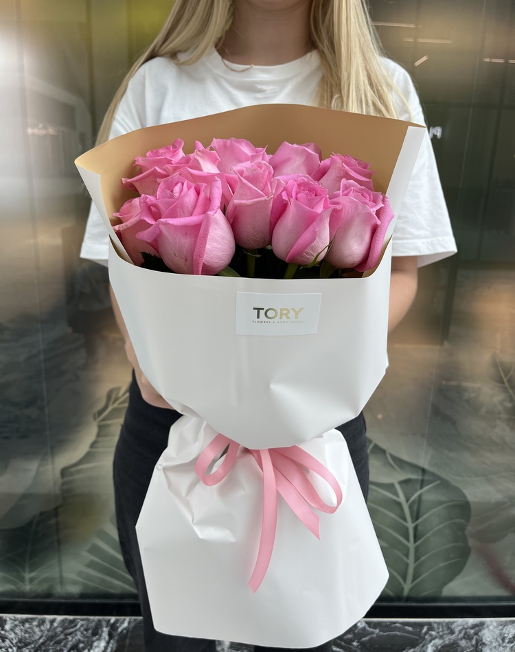 Bouquet of 11 pink roses
